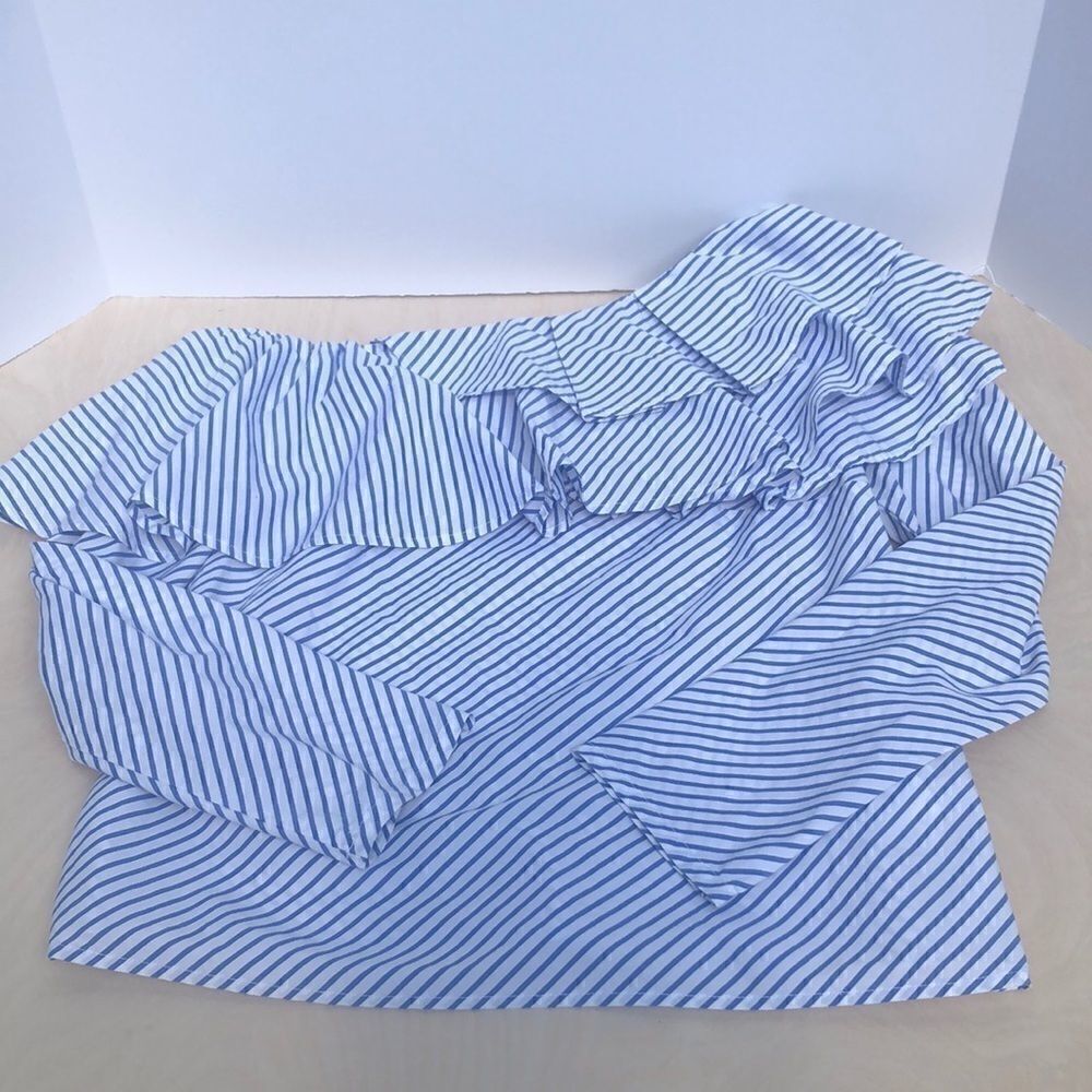 Gap One-Shoulder Ruffle Top   - Picture 3 of 8